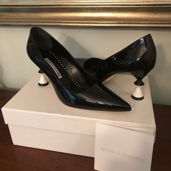 New MANOLO BLAHNIK Lily Cone Heel Pump 38 - Picture 2 of 6